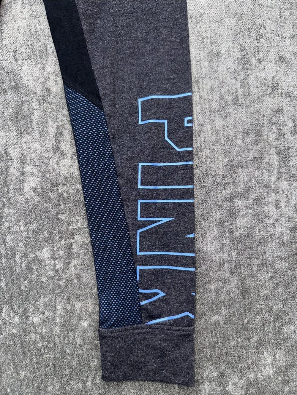 PINK Victoria's Secret Bright Blue Long-Sleeve Logo Tee & leggings (SET)